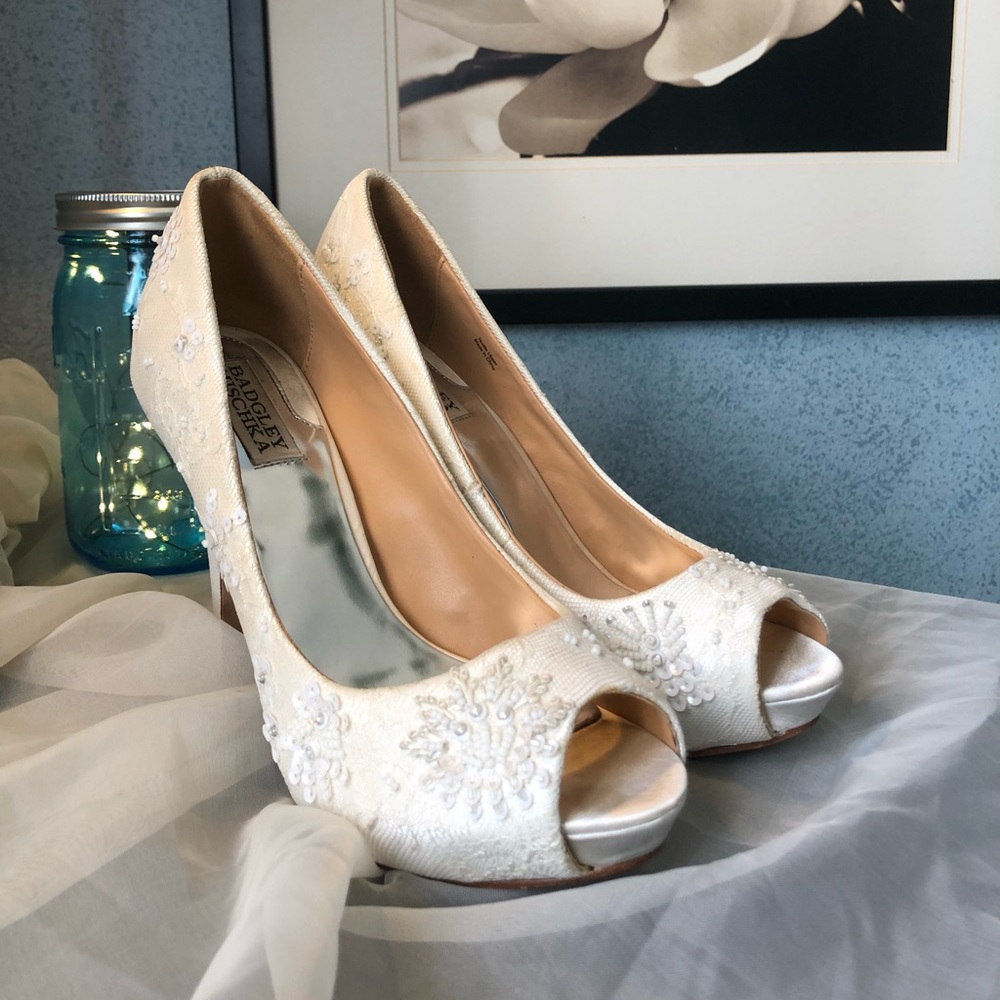 Badgley Mischka “Stella” Bridal Shoe-Ivory